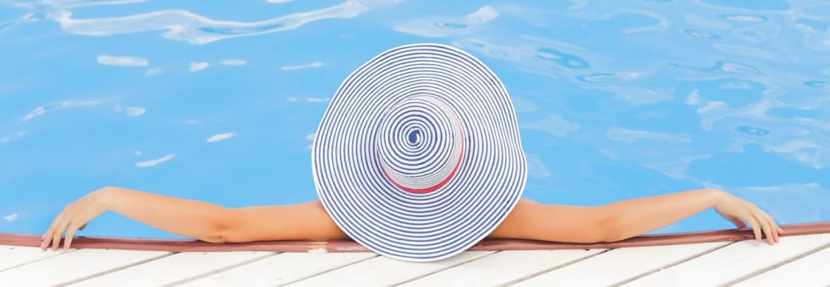 relaxing-at-pool relaxing-at-pool